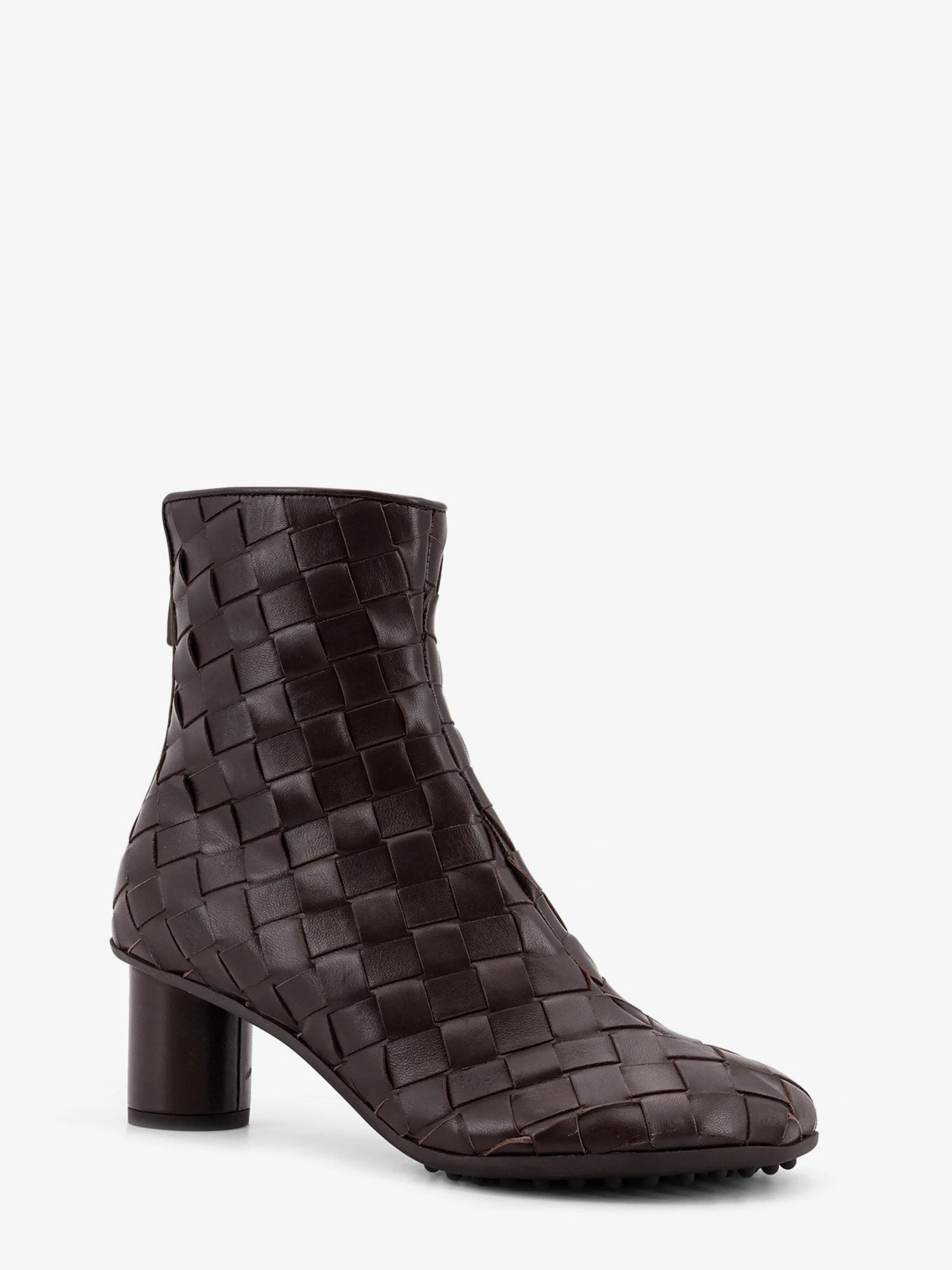 Leather ankle boots with Intrecciato motif.webp