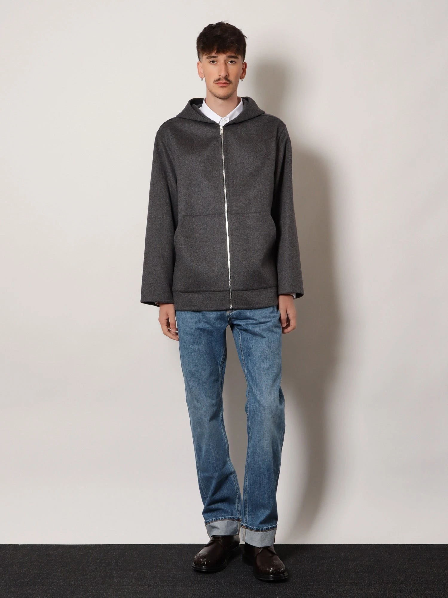 Wide leg jeans with turn up.webp