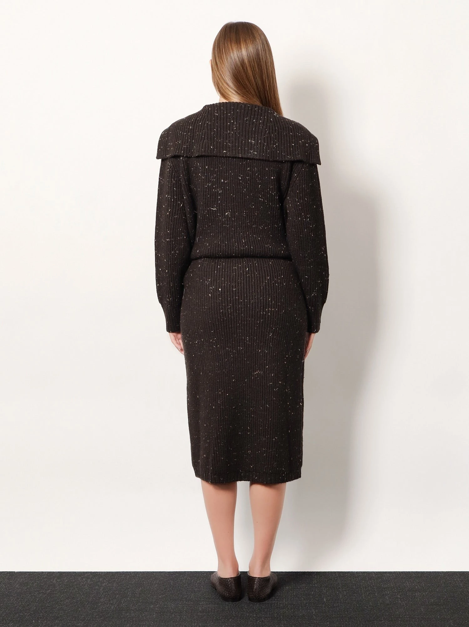 Midi wool skirt.webp