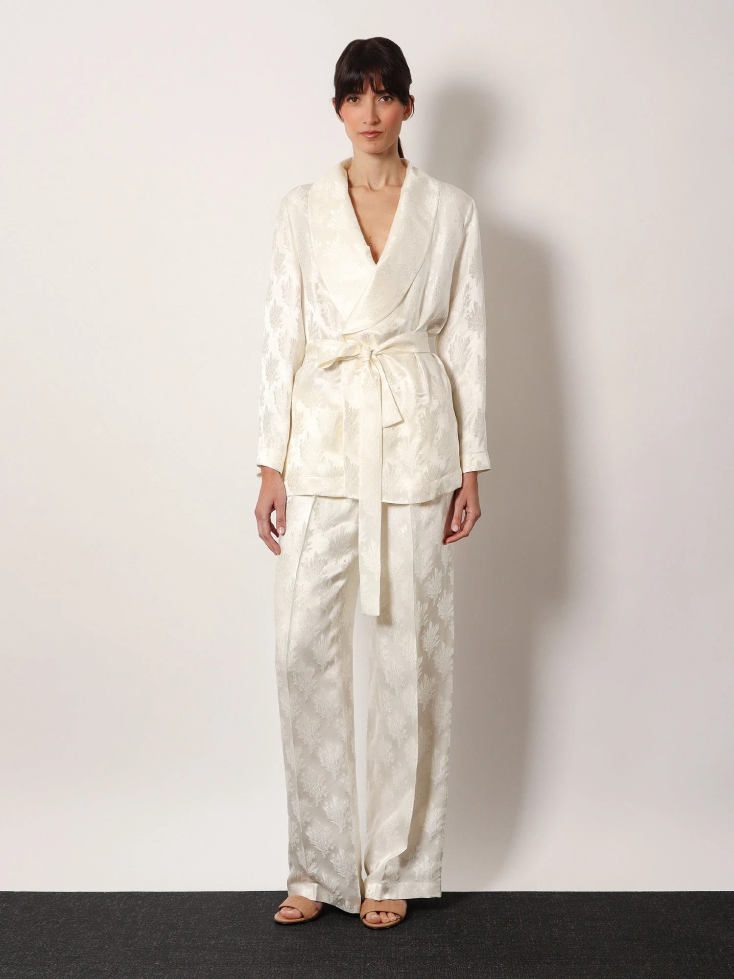 Jacquard silk blazer with floral motif.webp