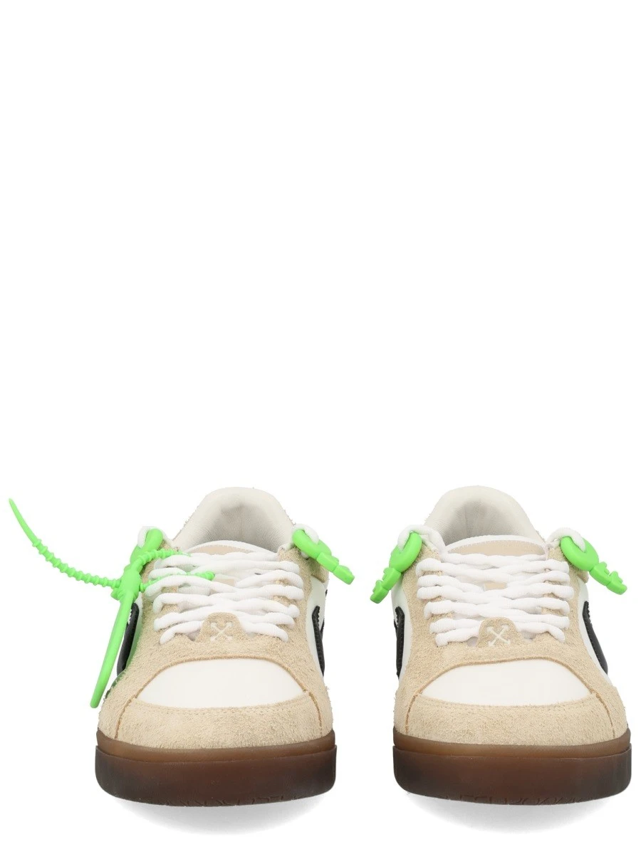 SNEAKER "END OF PLAY".webp