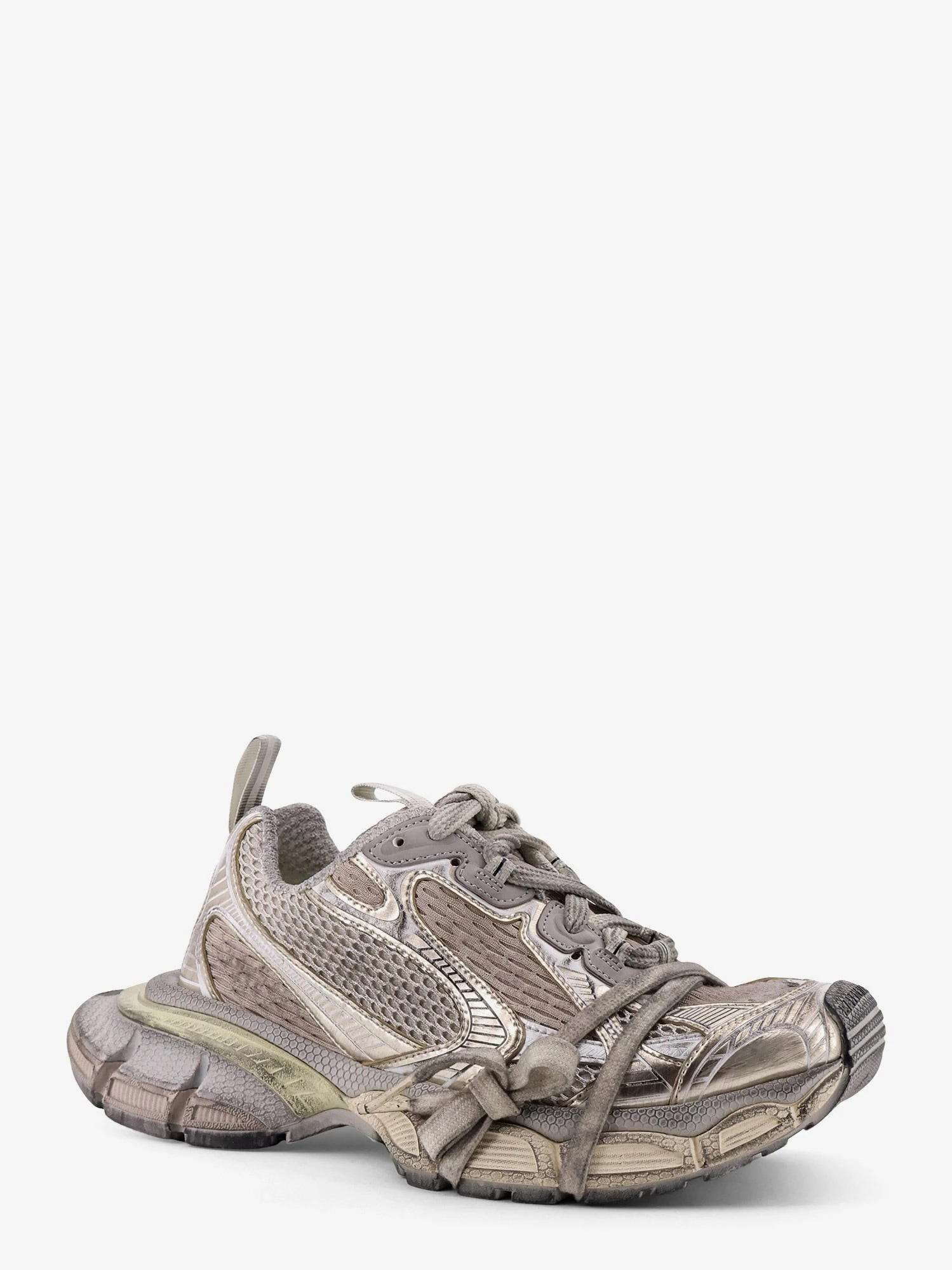 3XL low-top mesh sneakers.webp