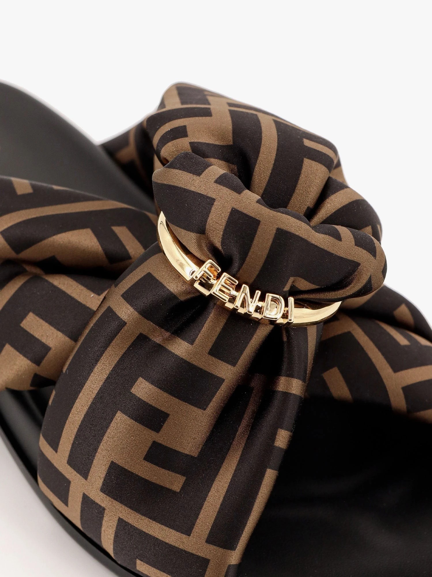 Slide Feel satin.webp