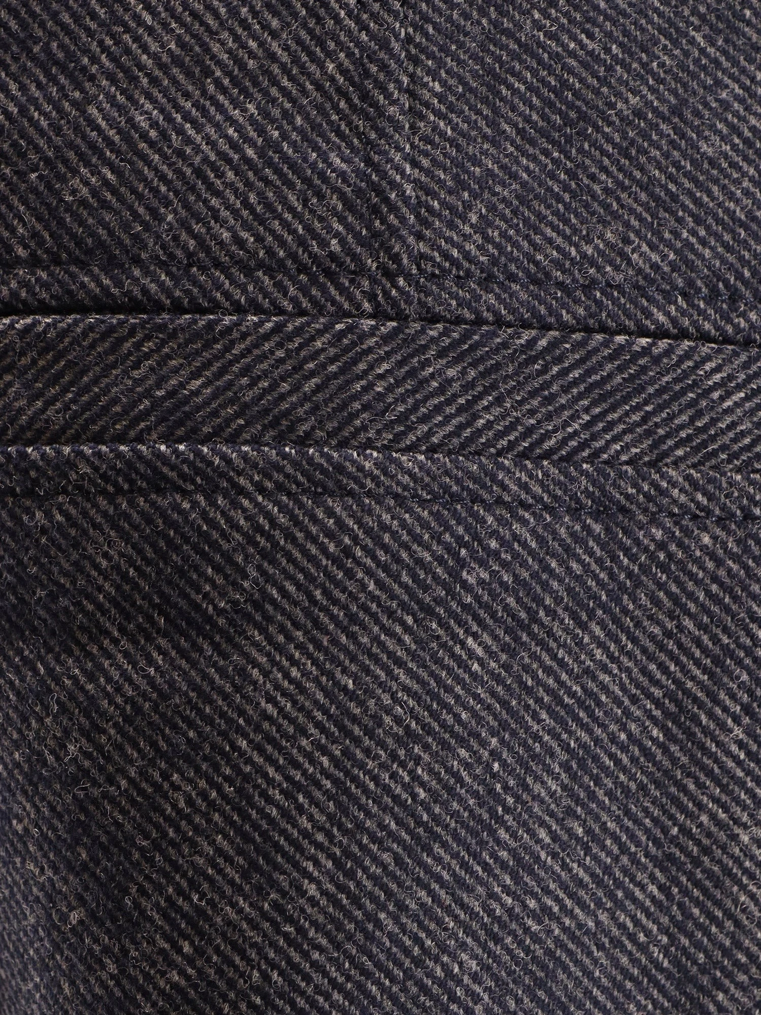 Taflong trousers with pinces.webp