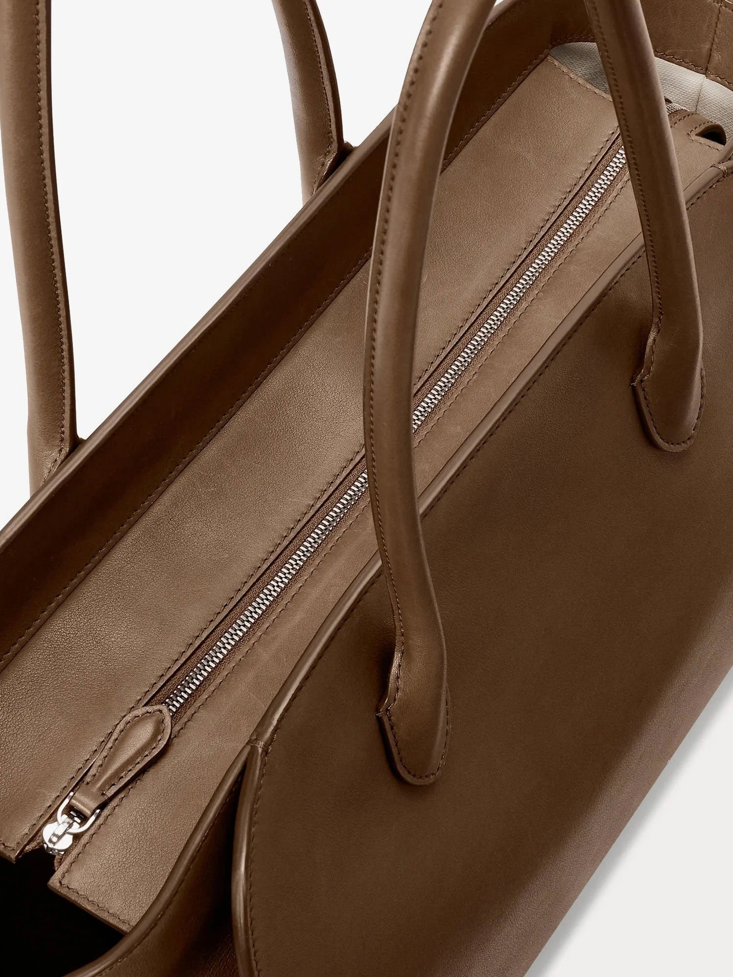 Marlo 14 leather shoulder bag.webp