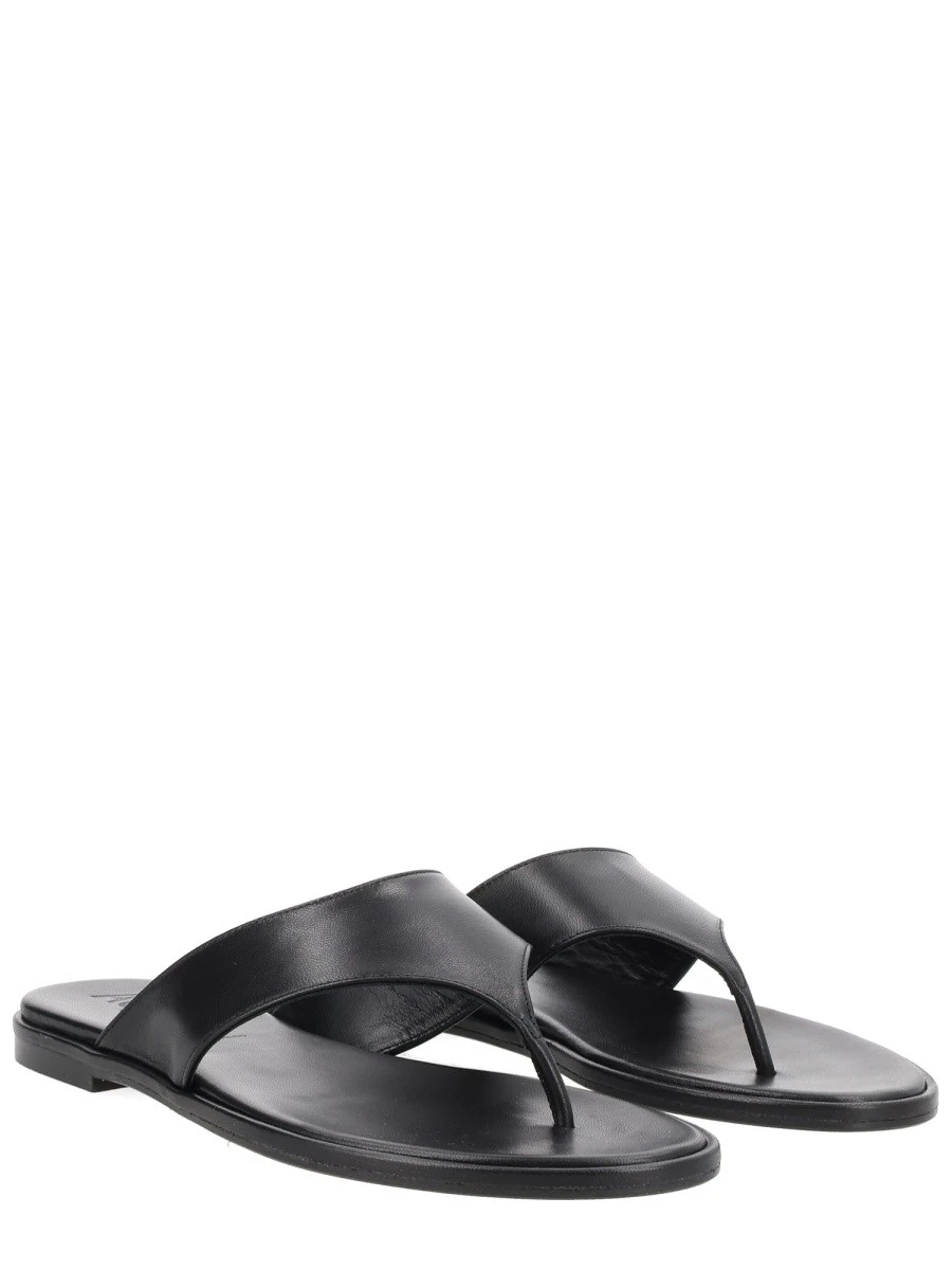 LEATHER THONG SANDAL.webp