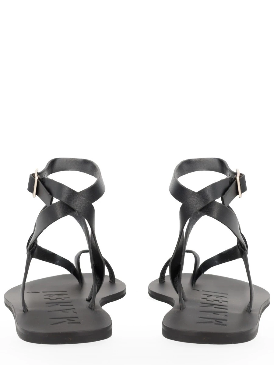 SANDALO IN PELLE.webp