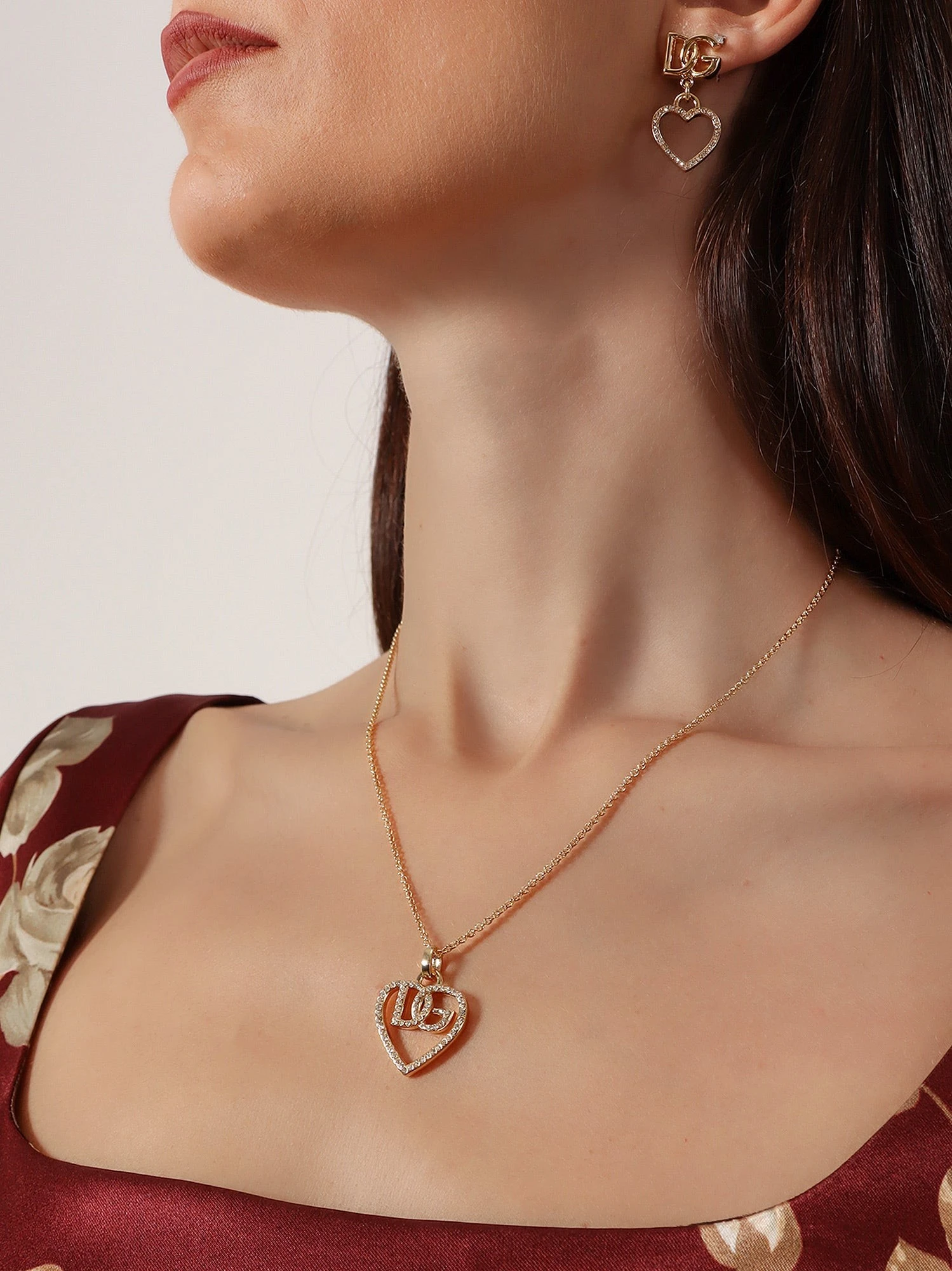 Meatl earrings with rhinestones.webp