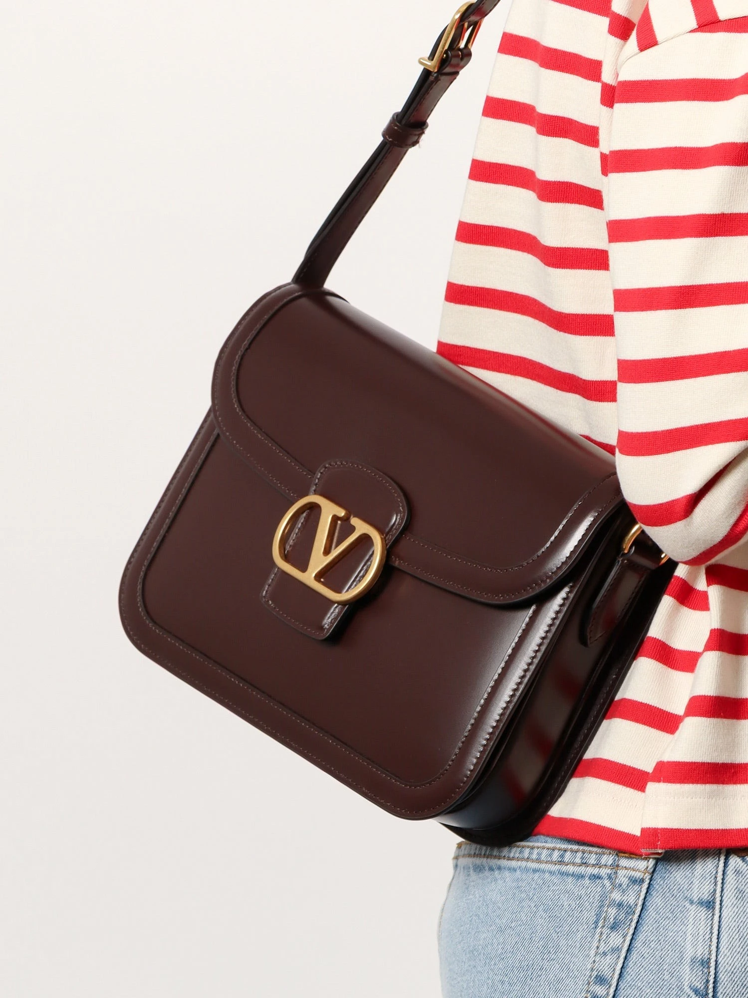 Valentino garavani 9TO5 leather shoulder bag.webp