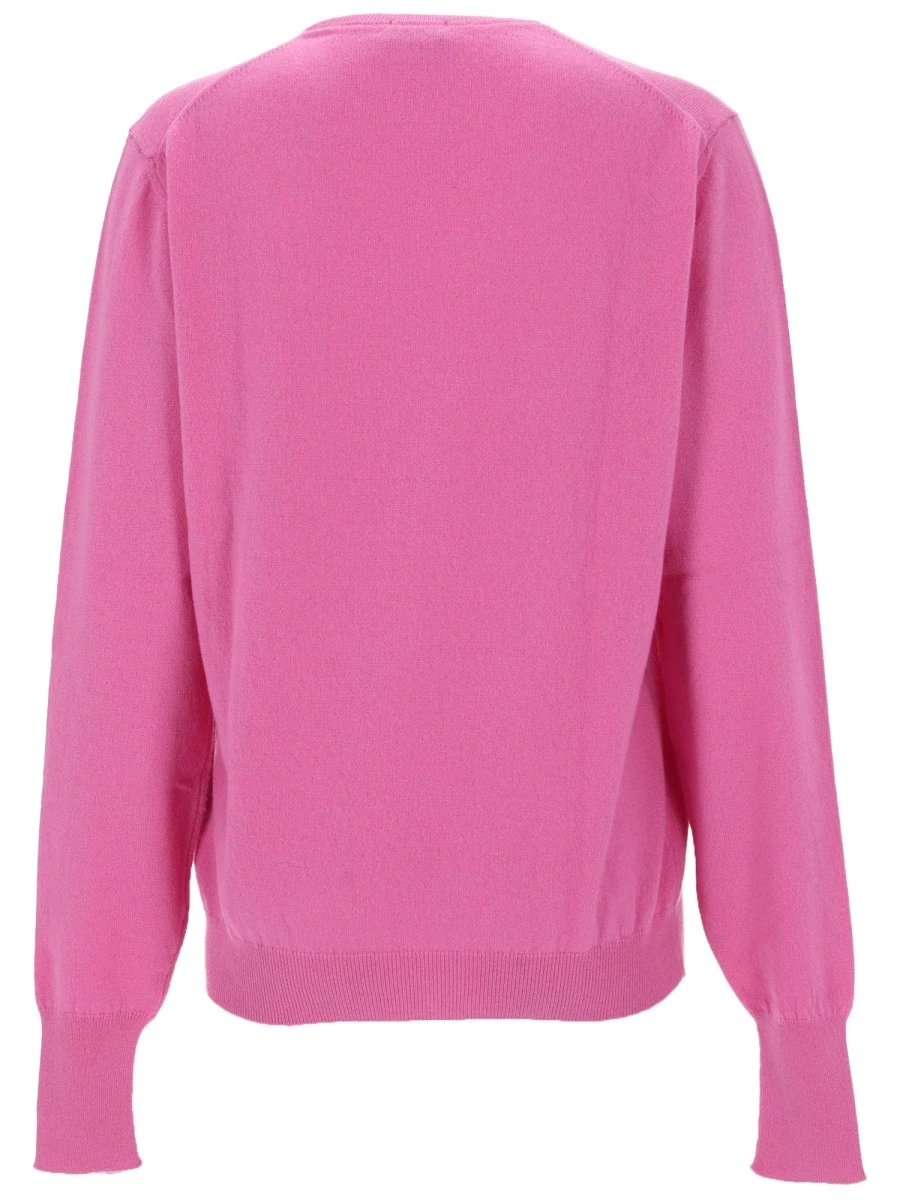 round neck sweater.webp