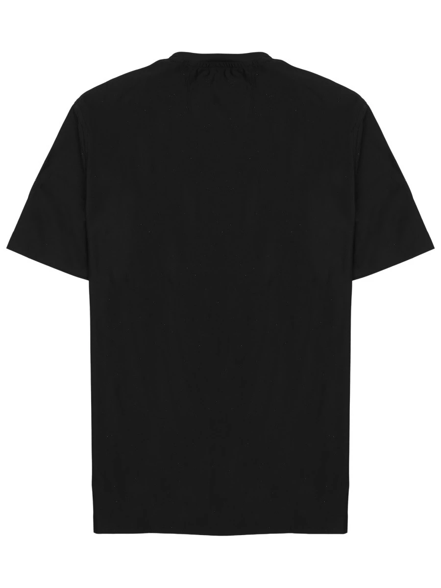 T-SHIRT IN TESSUTO TECNICO.webp