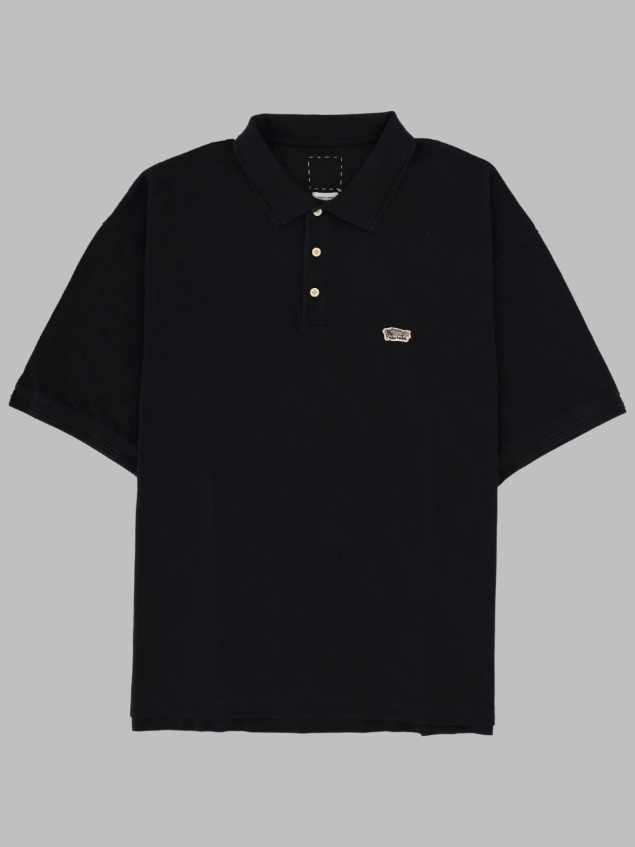 POLO CON PATCH.webp