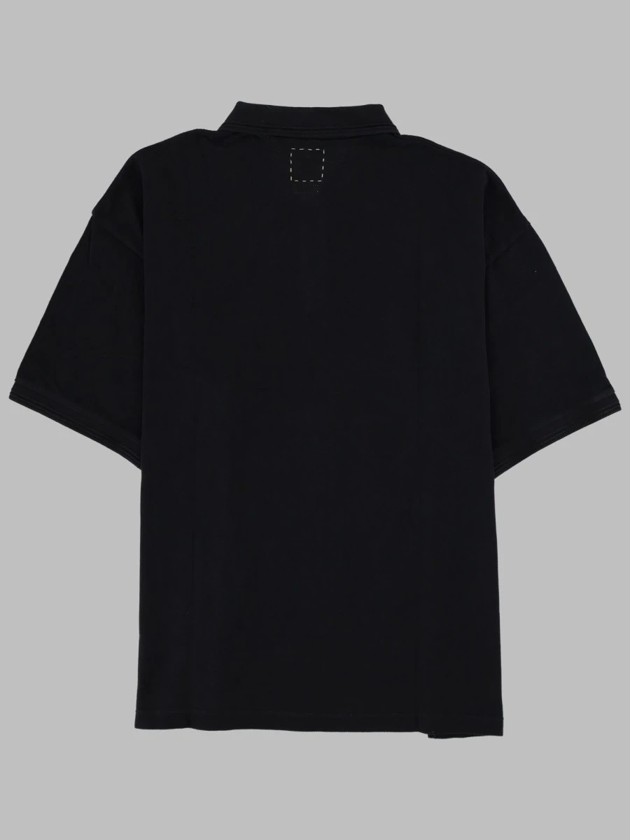 POLO CON PATCH.webp