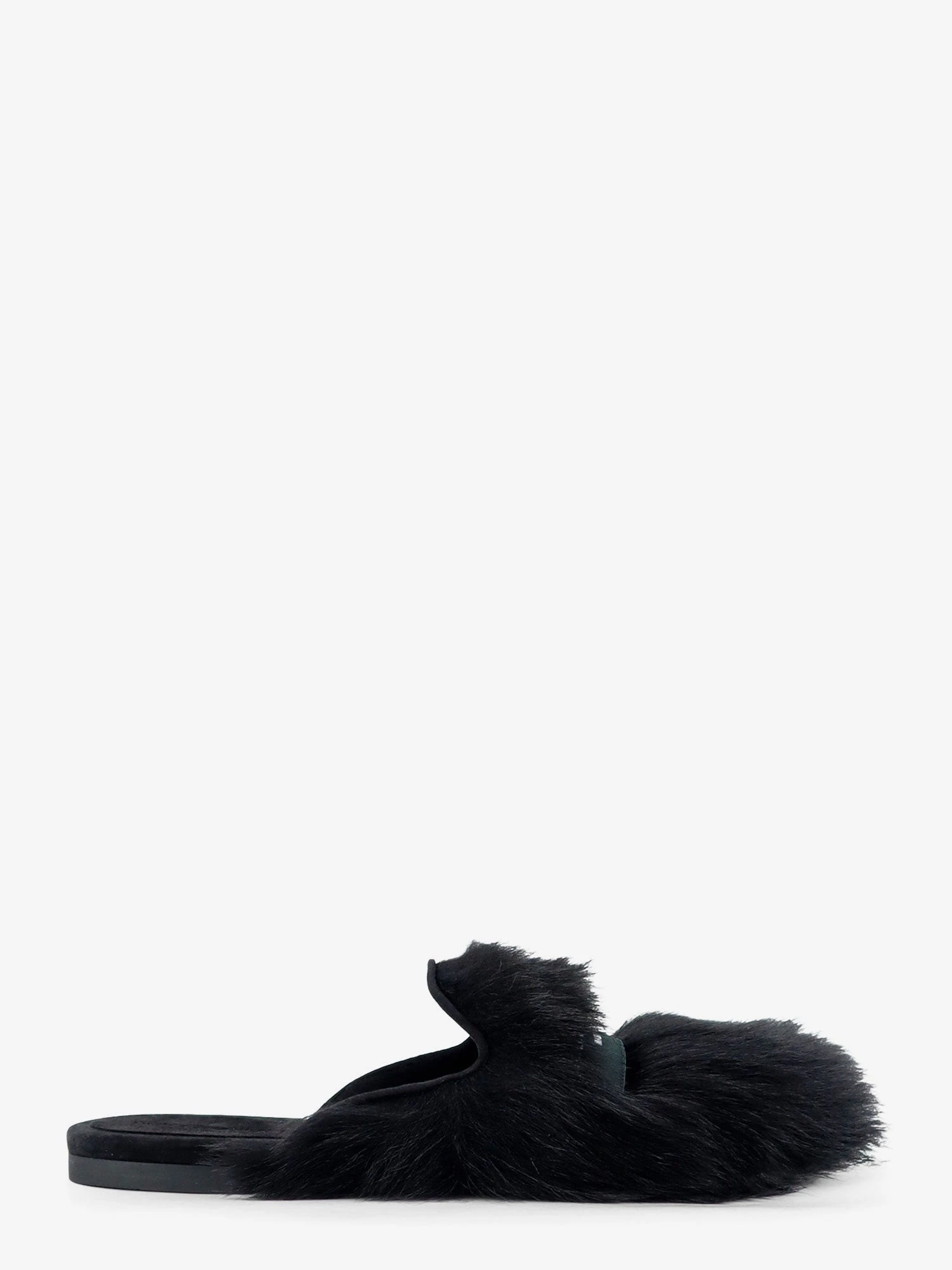 Sheepskin and suede sandals.webp