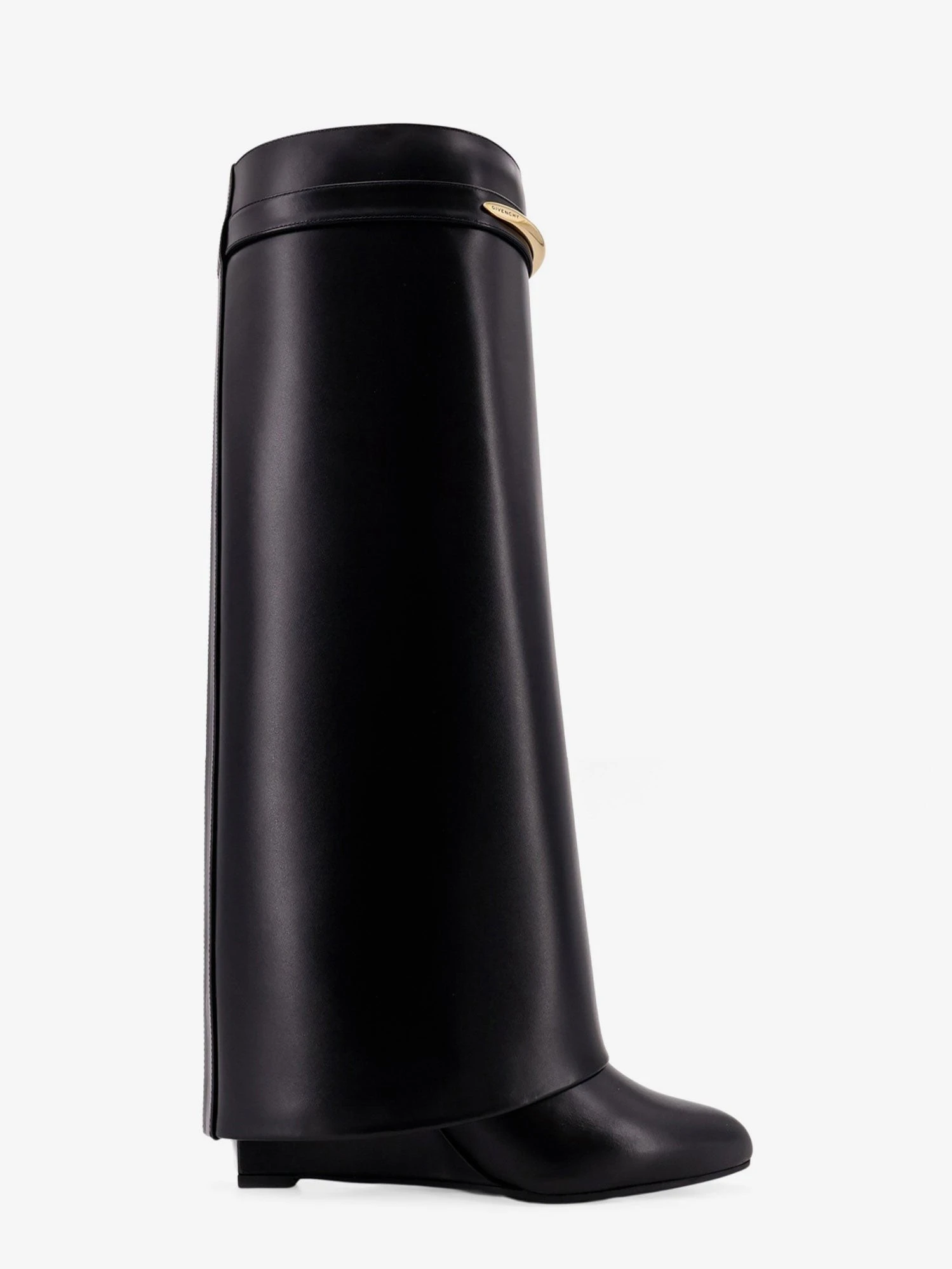 Shark leather boots.webp