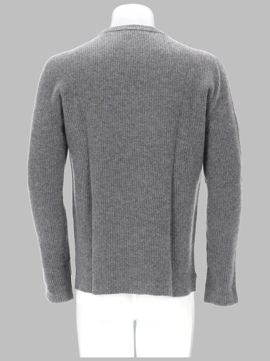 MAGLIA IN CASHMERE.webp