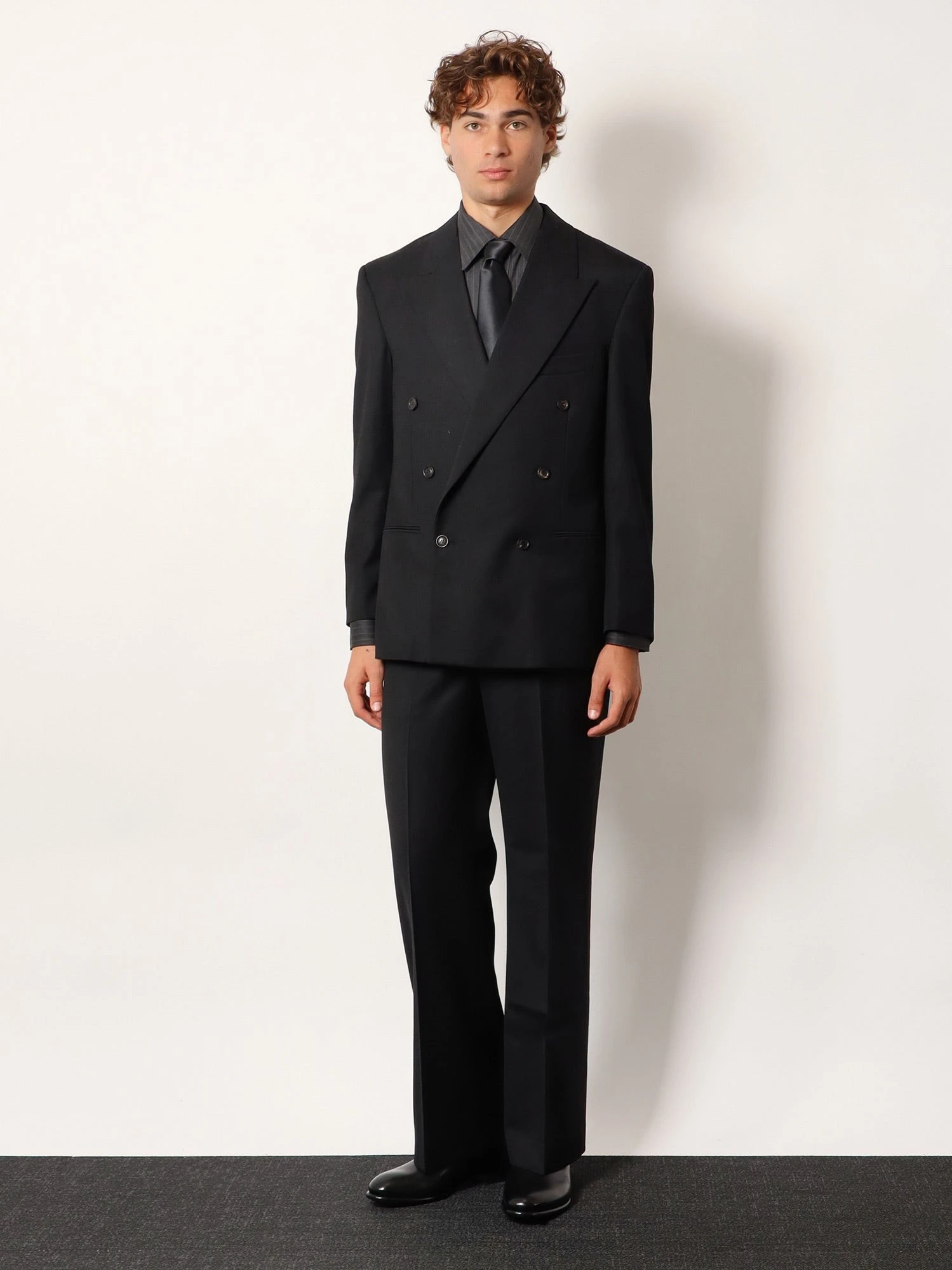 Tailored wool blend Unisex blazer.webp