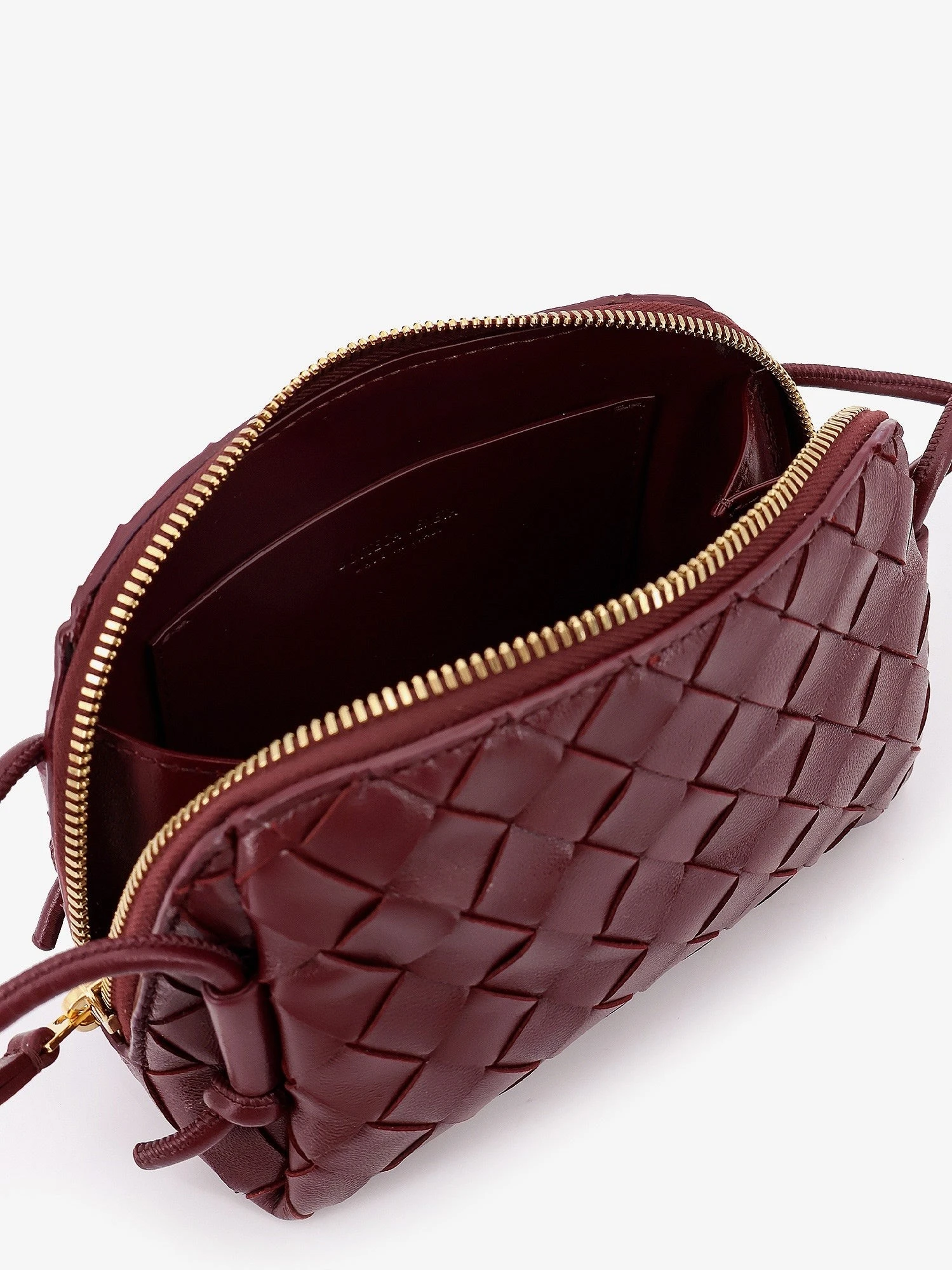 Concert Pouch leather shoulder bag with Intrecciato motif.webp