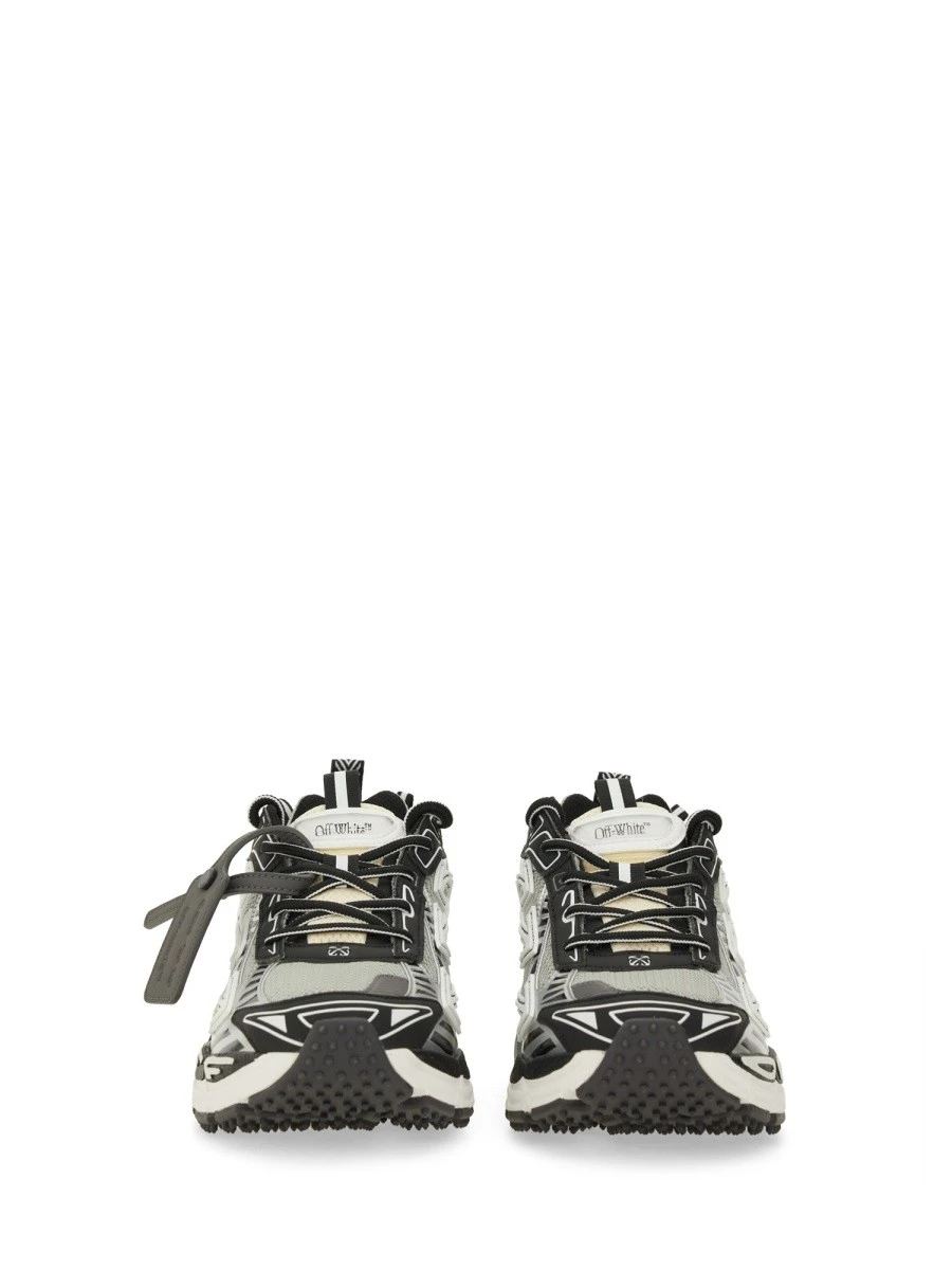 "BE RIGHT BACK" SNEAKER.webp