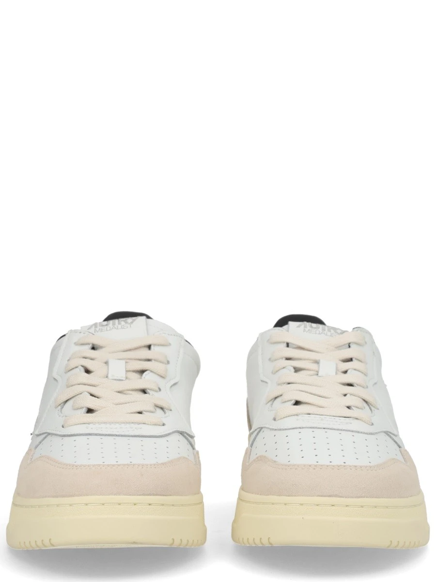 SNEAKER "MEDALIST LOW".webp