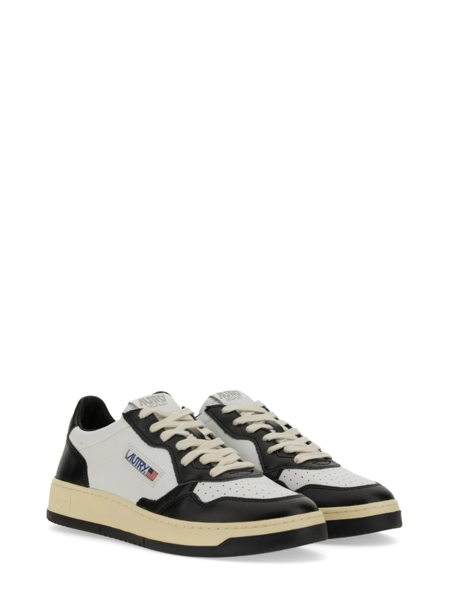 SNEAKER "MEDALIST LOW".webp