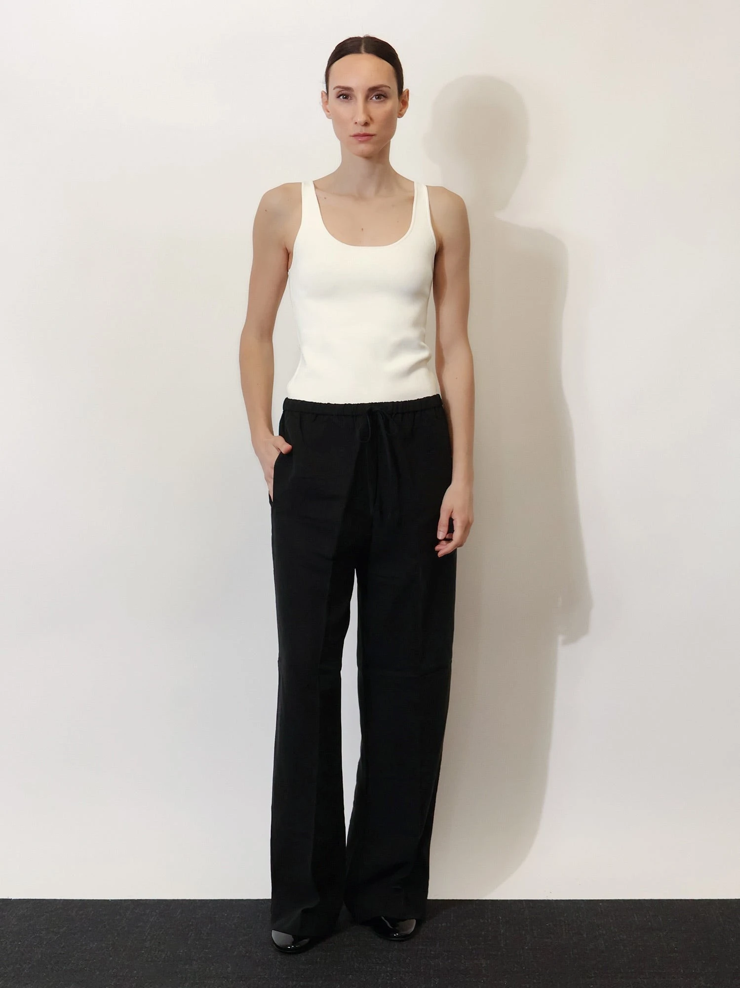 Linen and lyocell blend trousers.webp