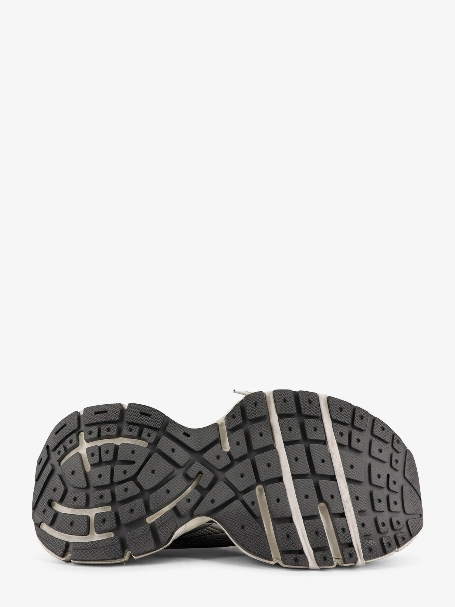 3XL mesh sneakers.webp