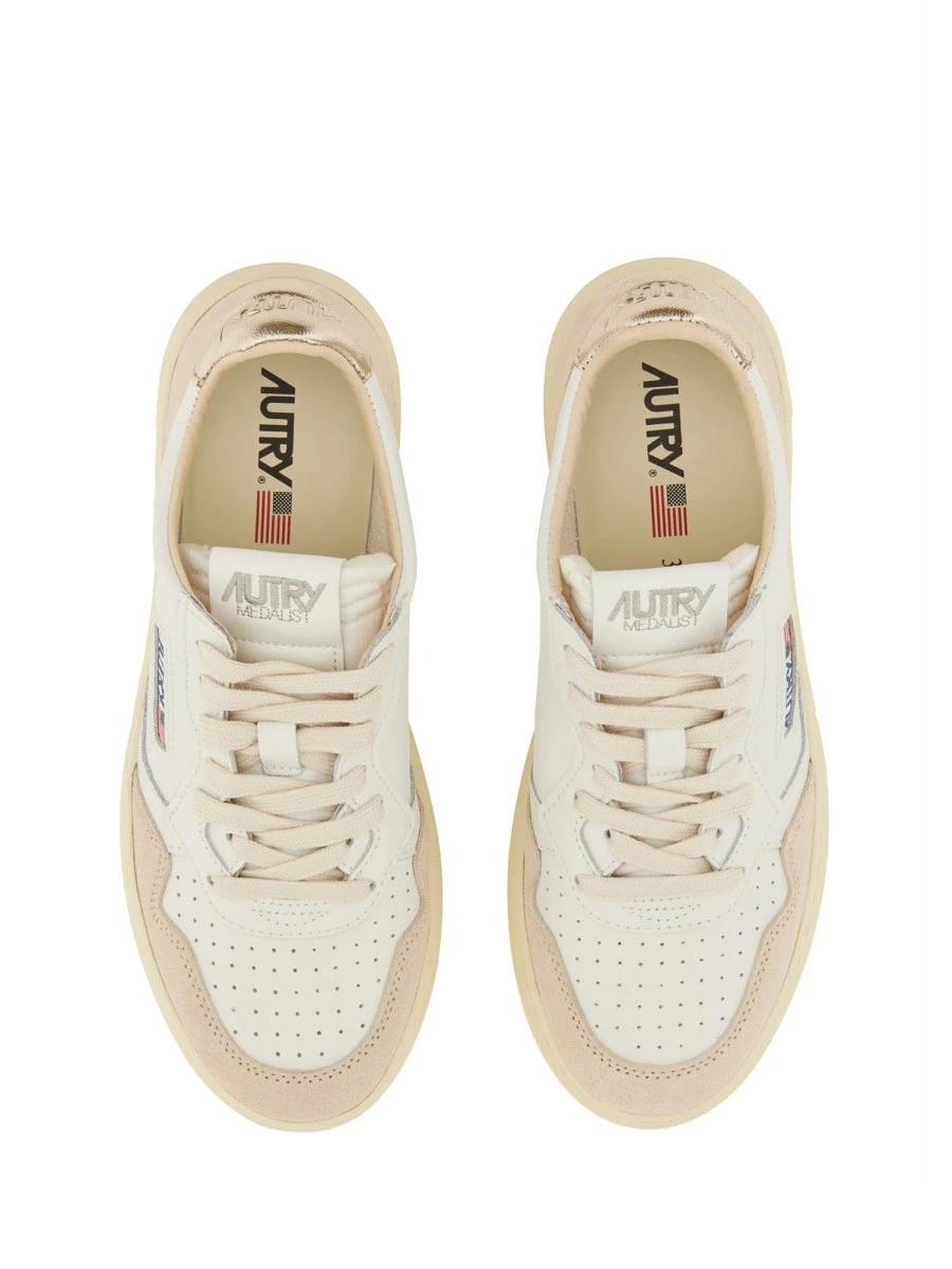 SNEAKER "MEDALIST LOW".webp