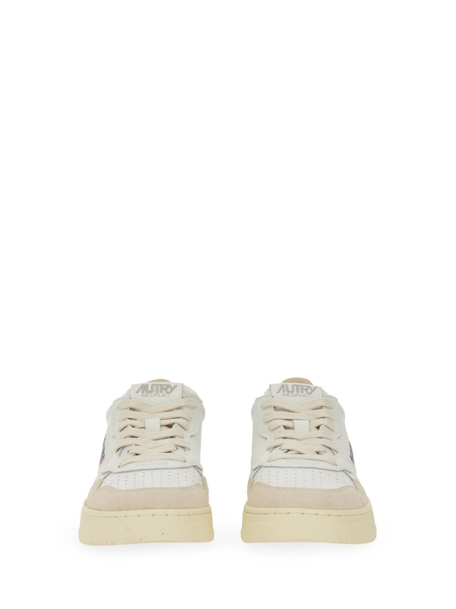 SNEAKER "MEDALIST LOW".webp