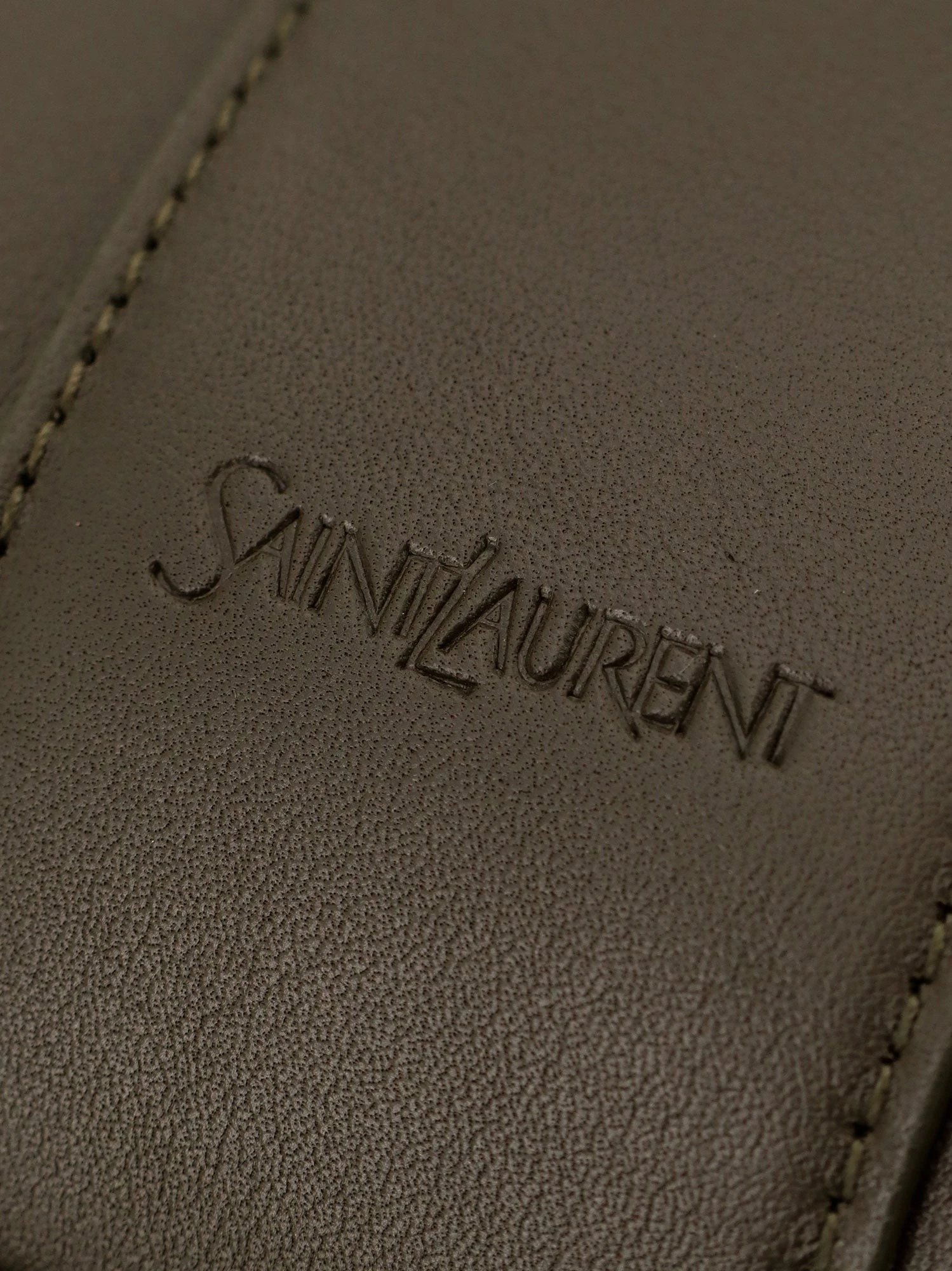 Y Oversize leather tote bag.webp