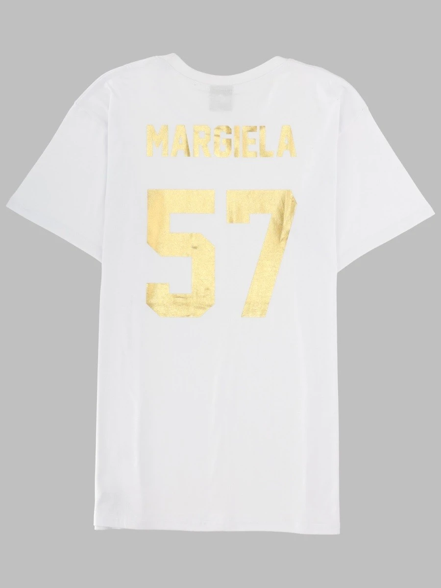 T-SHIRT CON STAMPA.webp