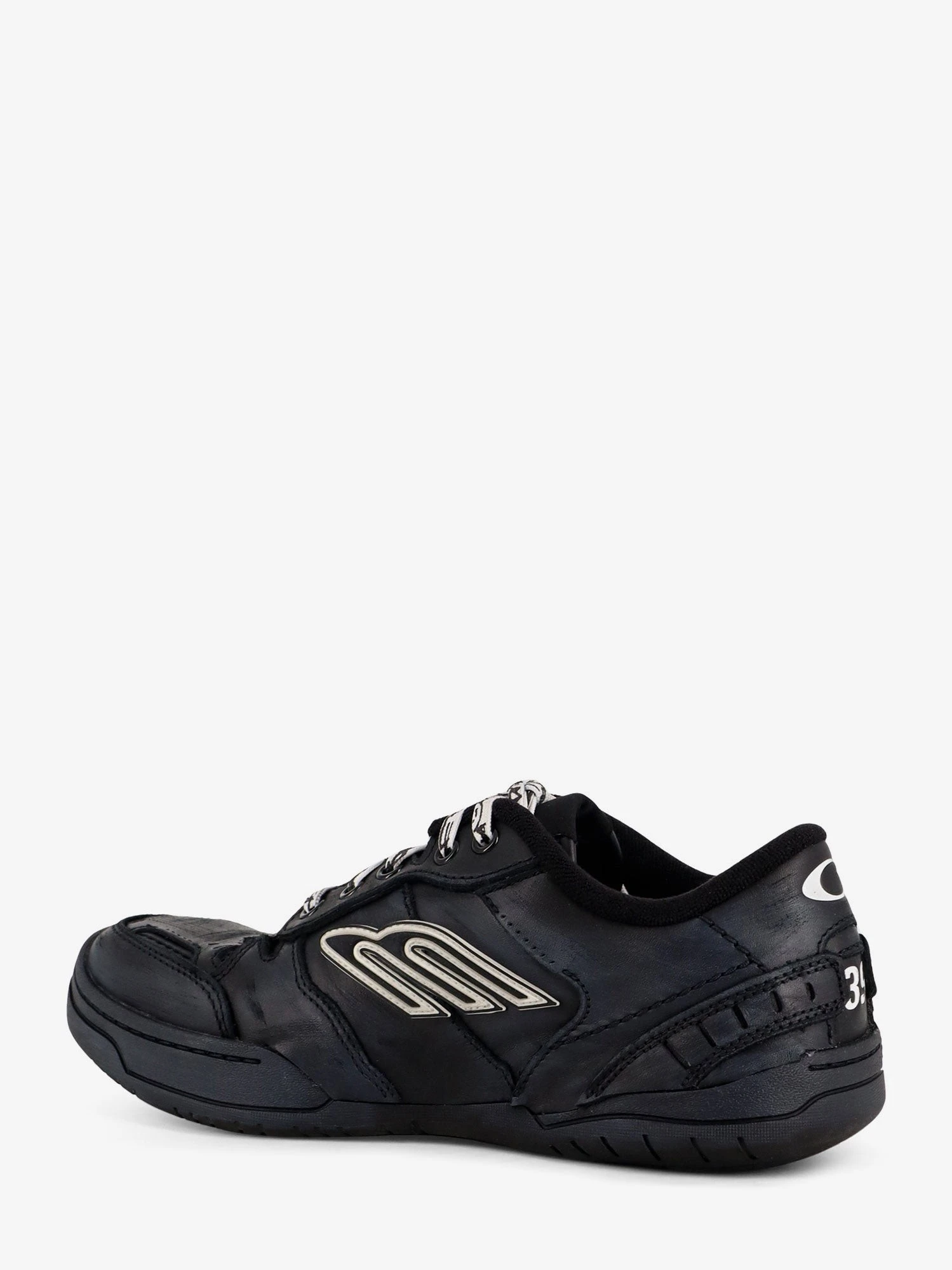 Hamptons Worn-Out low-top leather sneakers.webp