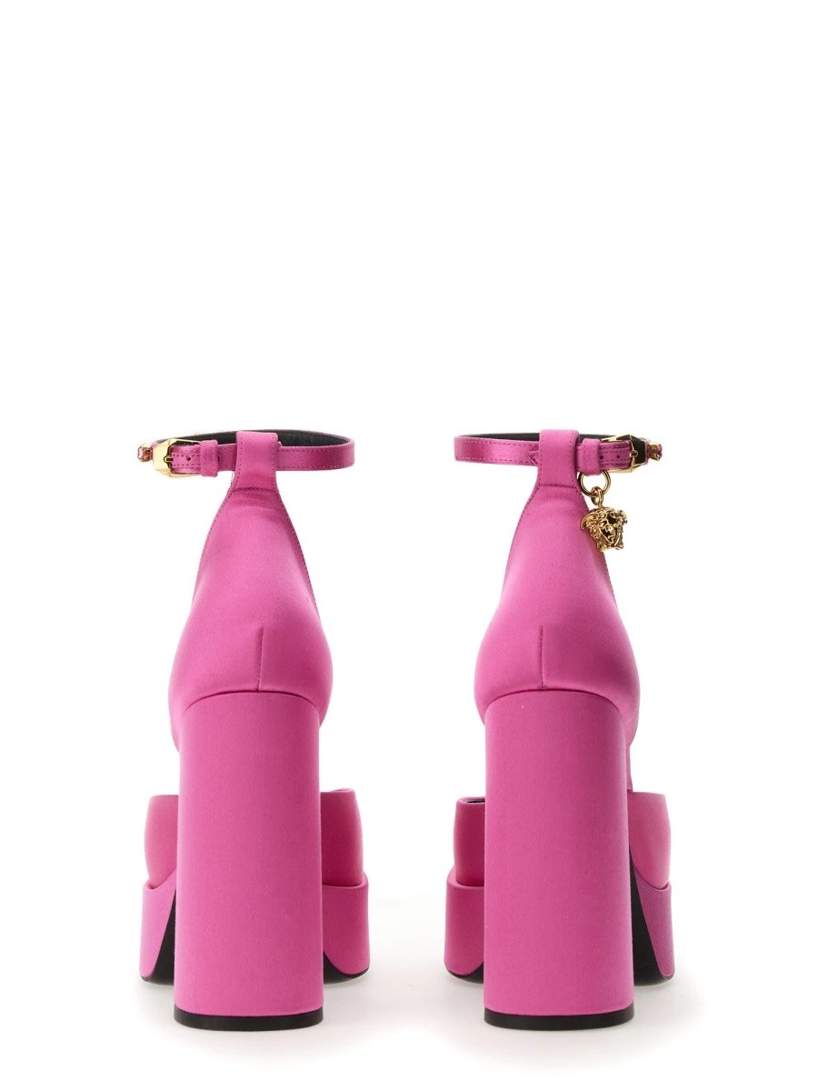 "MEDUSA" PLATEAU PUMPS AEVITAS.webp