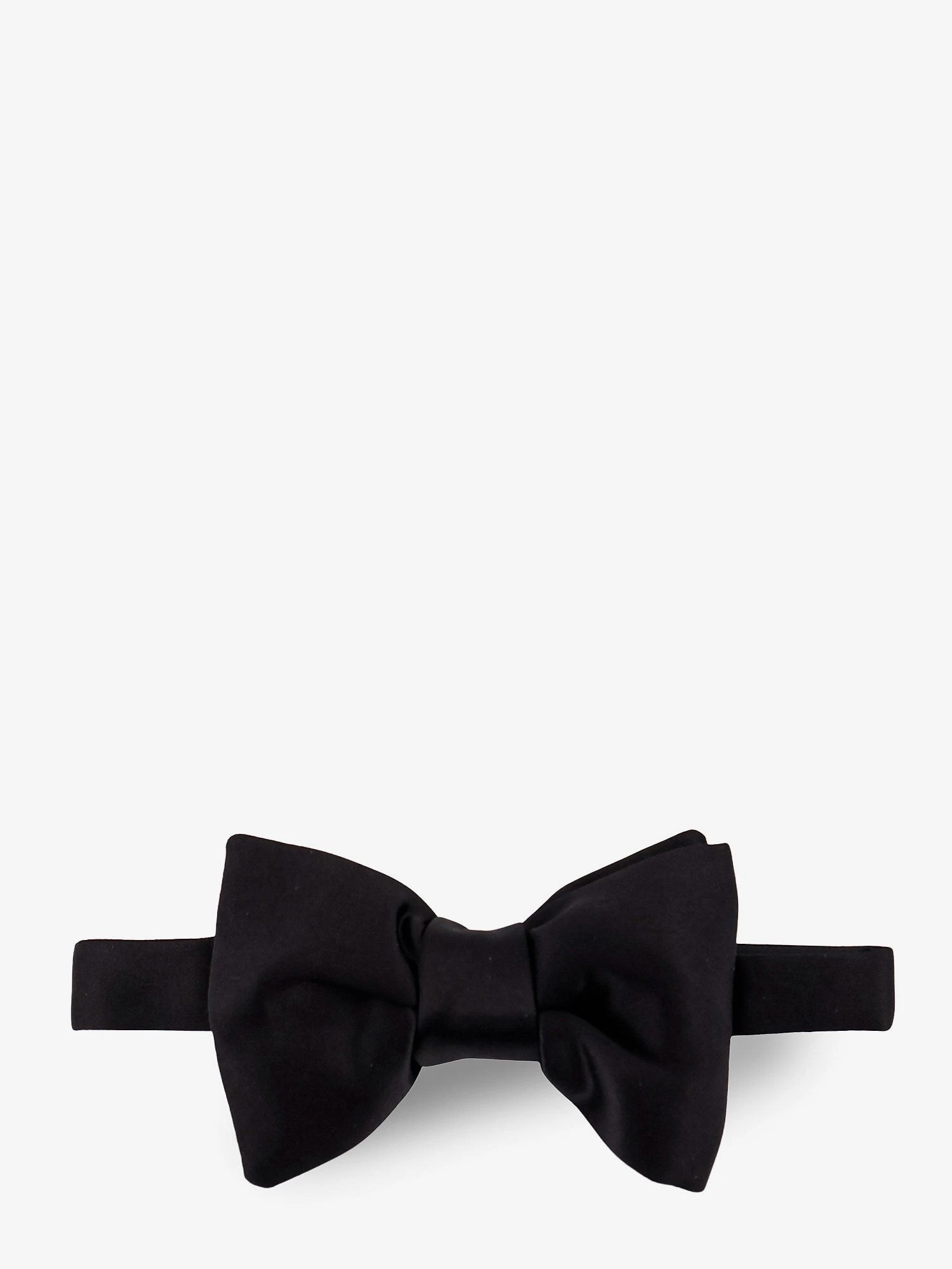 Silk bow tie.webp