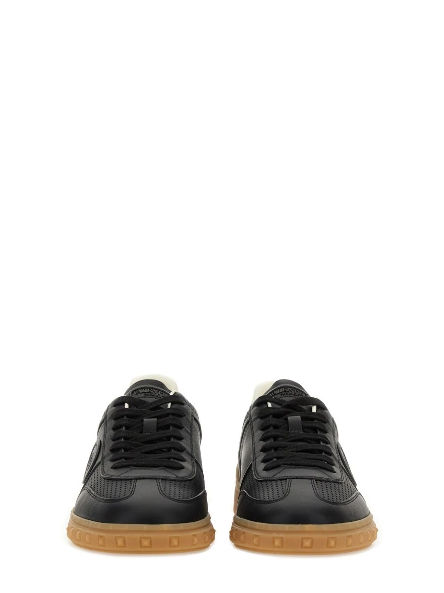 "UPVILLAGE" SNEAKER.webp