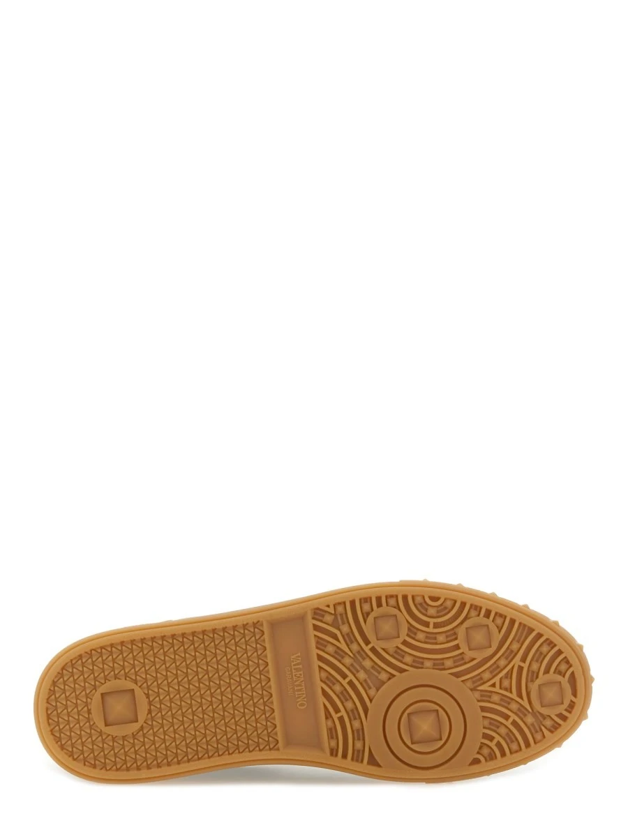 "UPVILLAGE" SNEAKER.webp