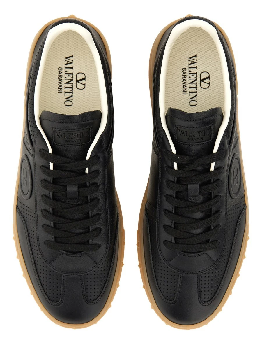 "UPVILLAGE" SNEAKER.webp