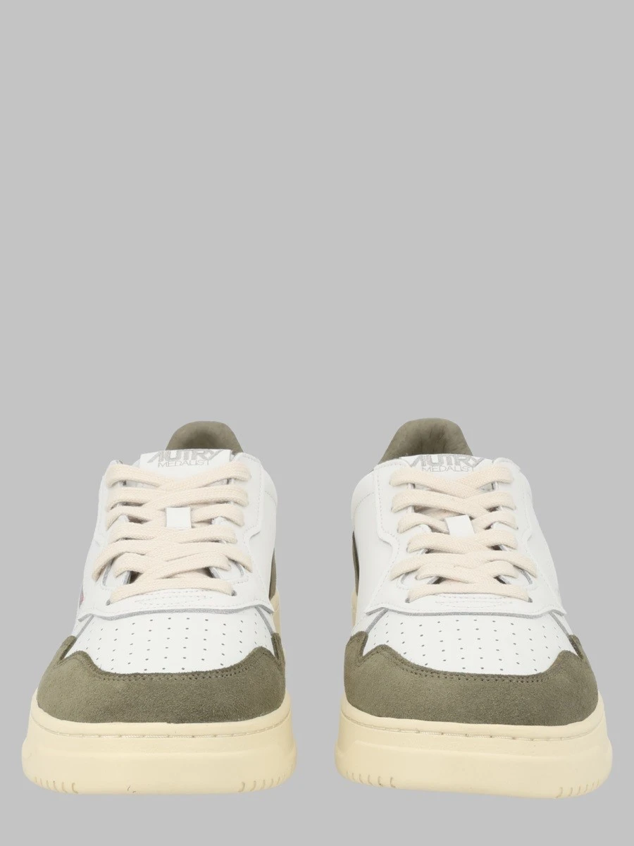 SNEAKER "MEDALIST LOW".webp
