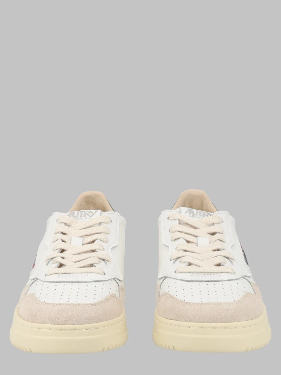 SNEAKER "MEDALIST LOW".webp