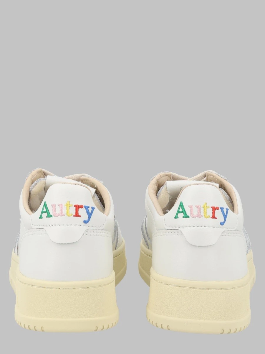 SNEAKER "MEDALIST LOW".webp