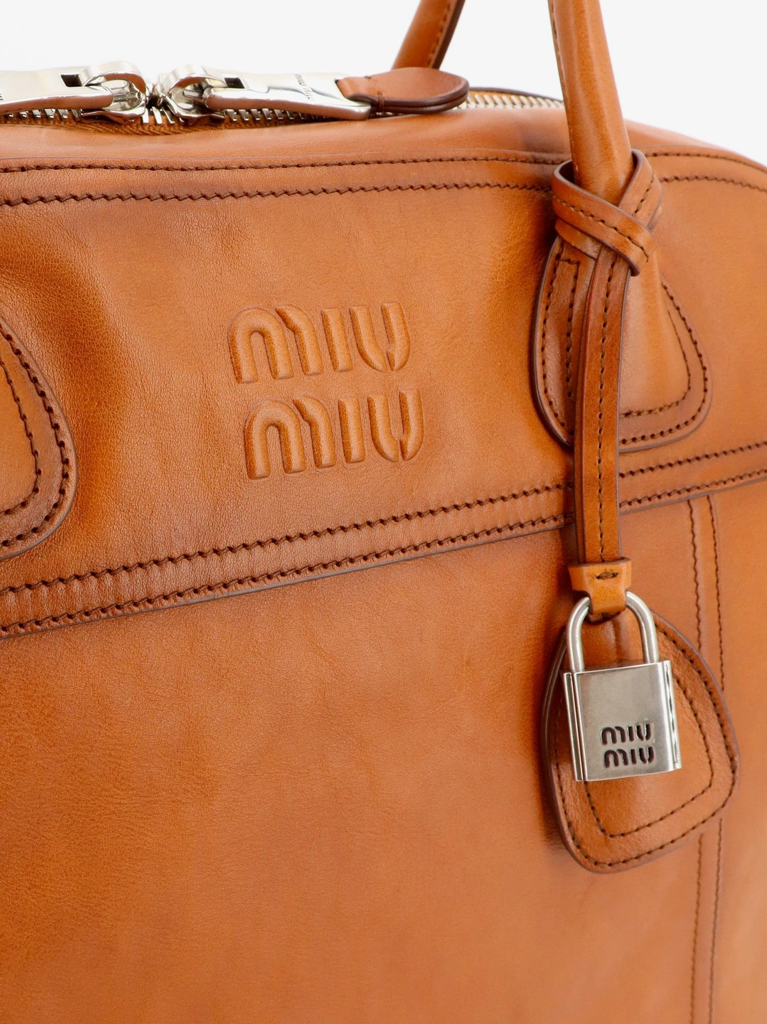 Vivant leather handbag.webp