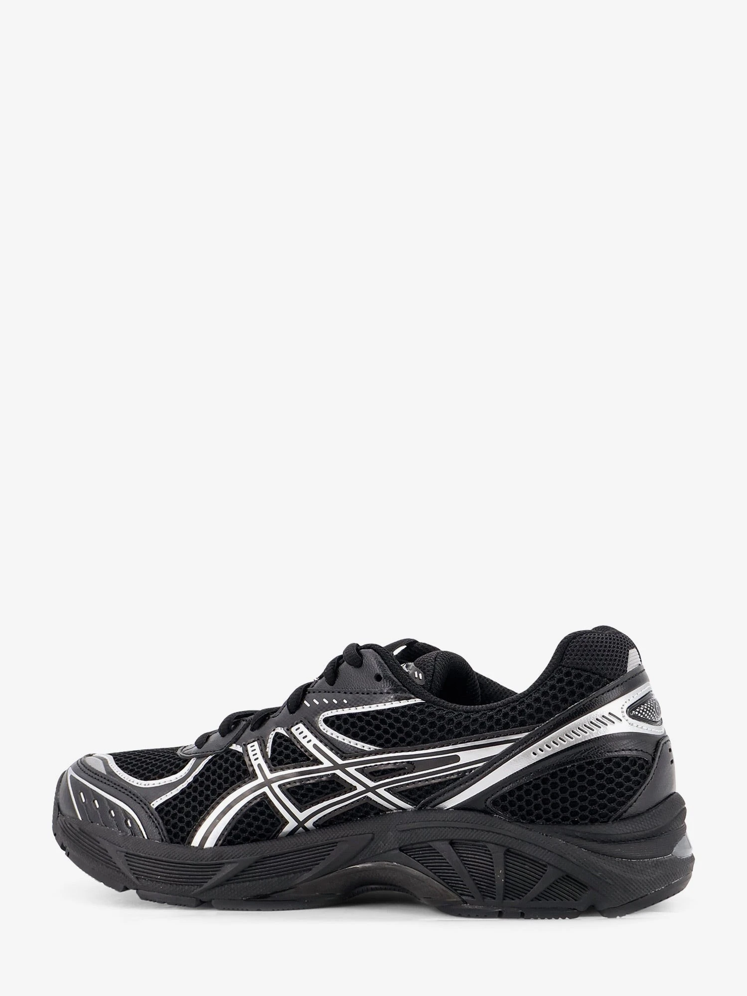 GT-2160 leather sneakers with contrasting inserts.webp