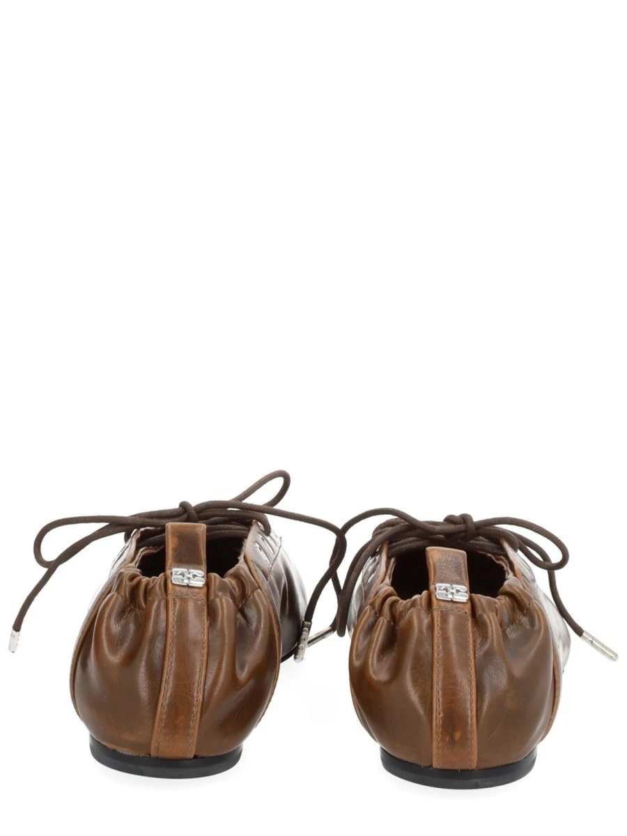 BALLERINA WITH LACES.webp