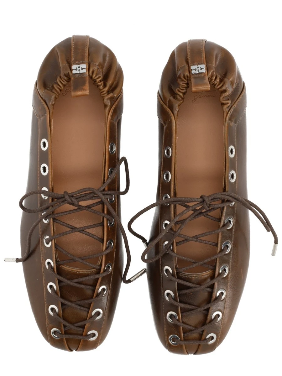 BALLERINA WITH LACES.webp