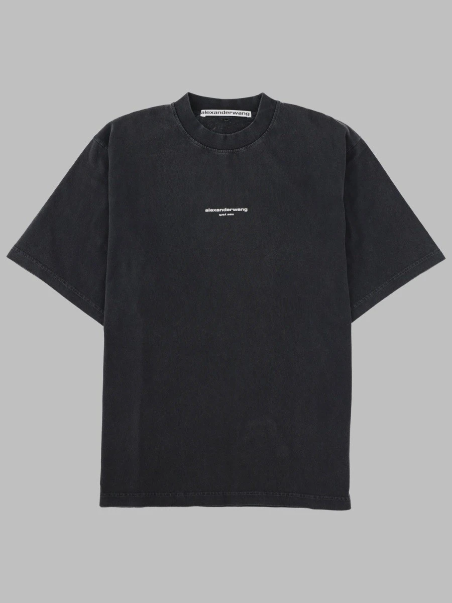 T-SHIRT CON LOGO.webp
