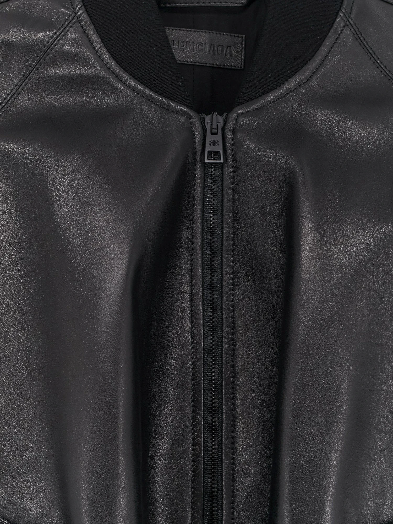 Sleeveless leather jacket.webp