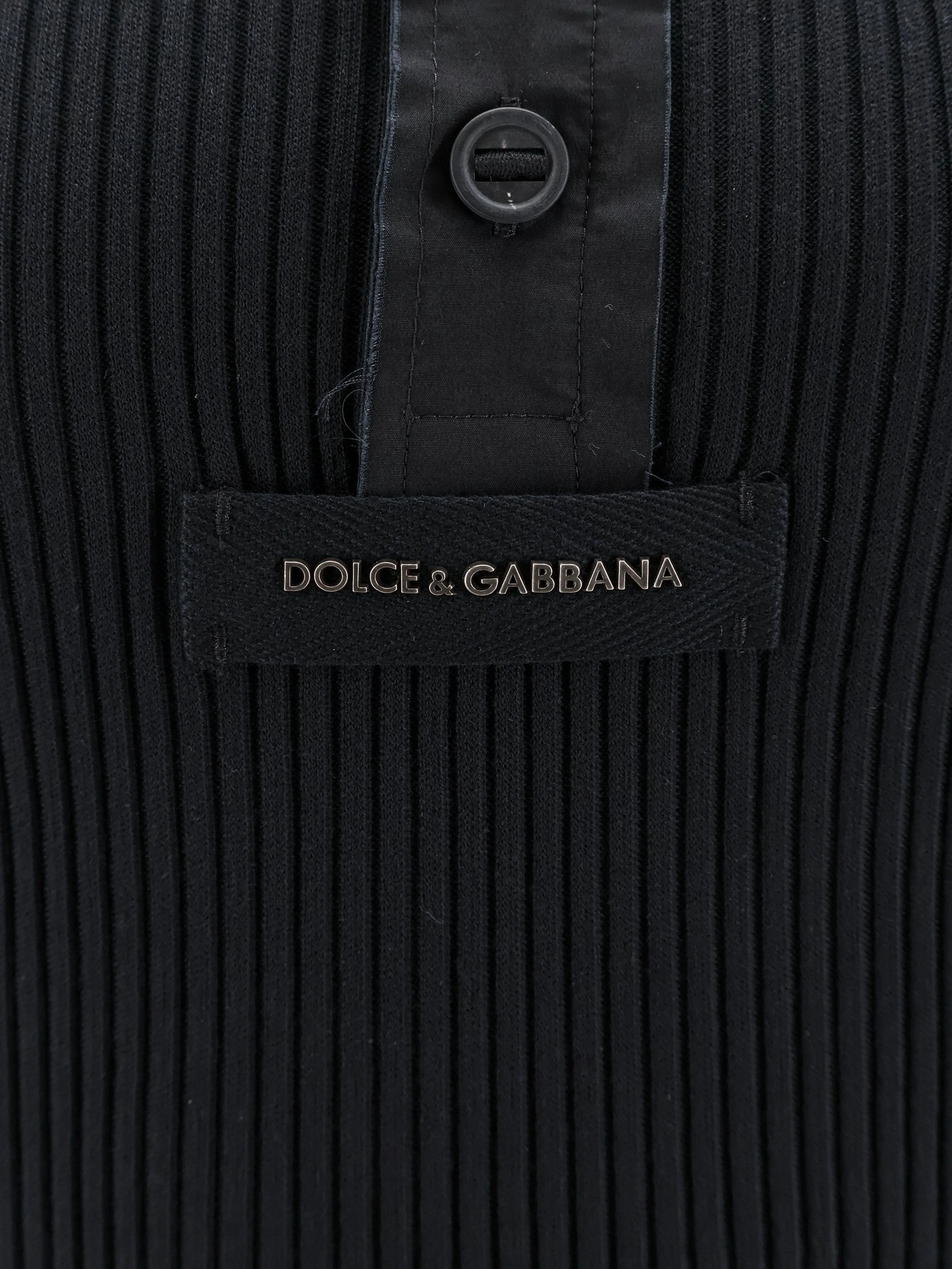 Ribbed cotton sweater with metal logo on the front.webp