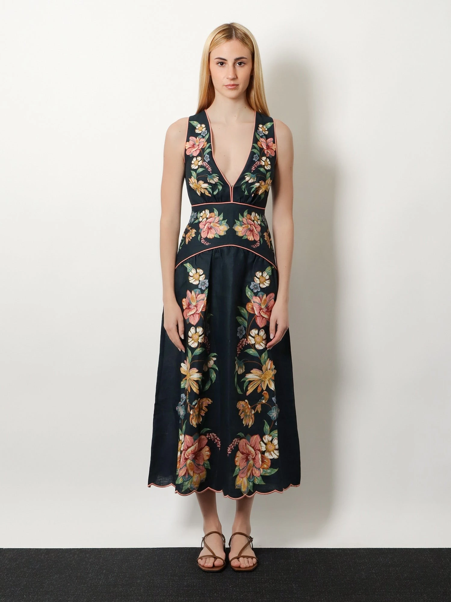 Maira long linen dress with floral print.webp
