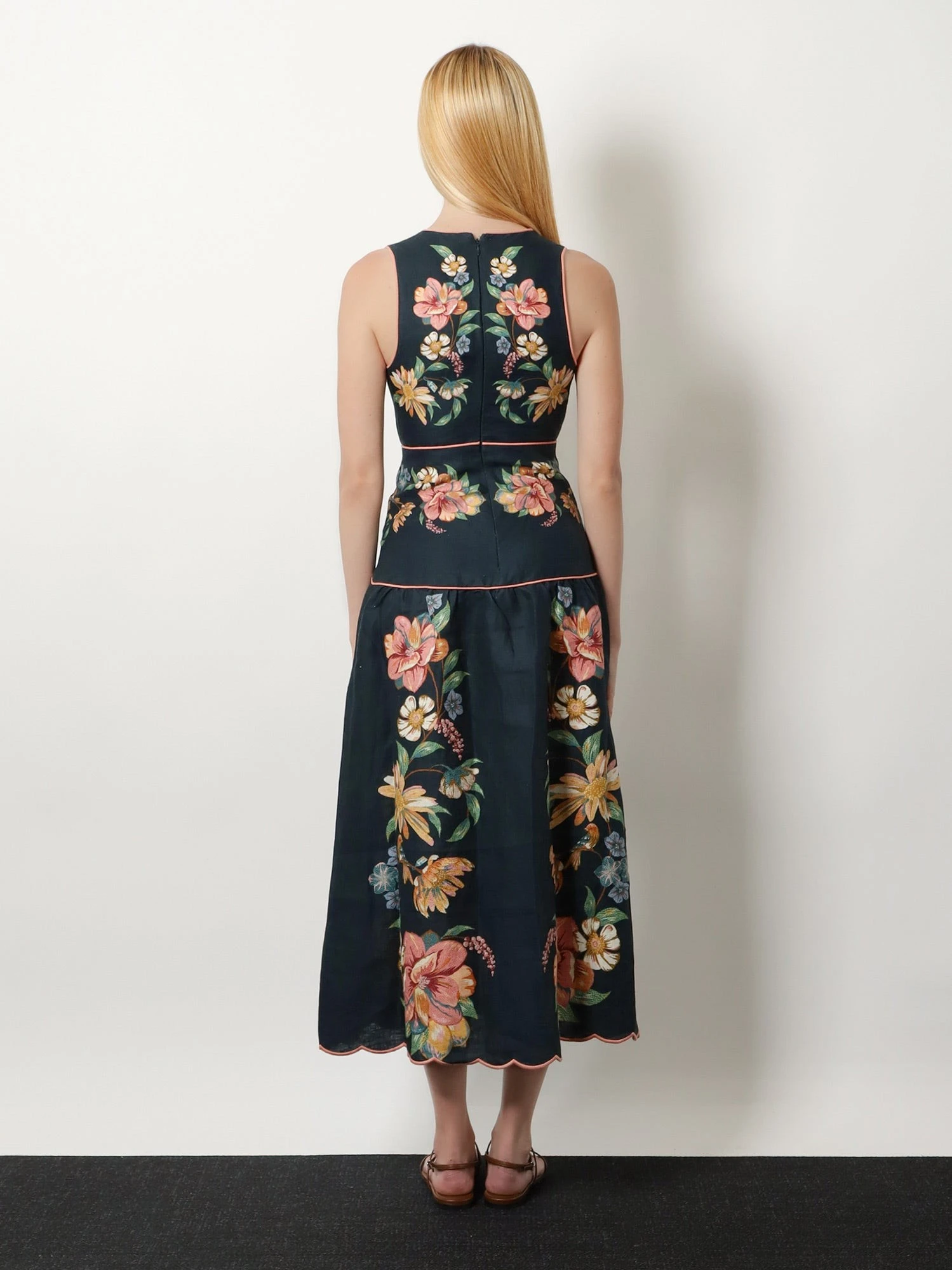 Maira long linen dress with floral print.webp