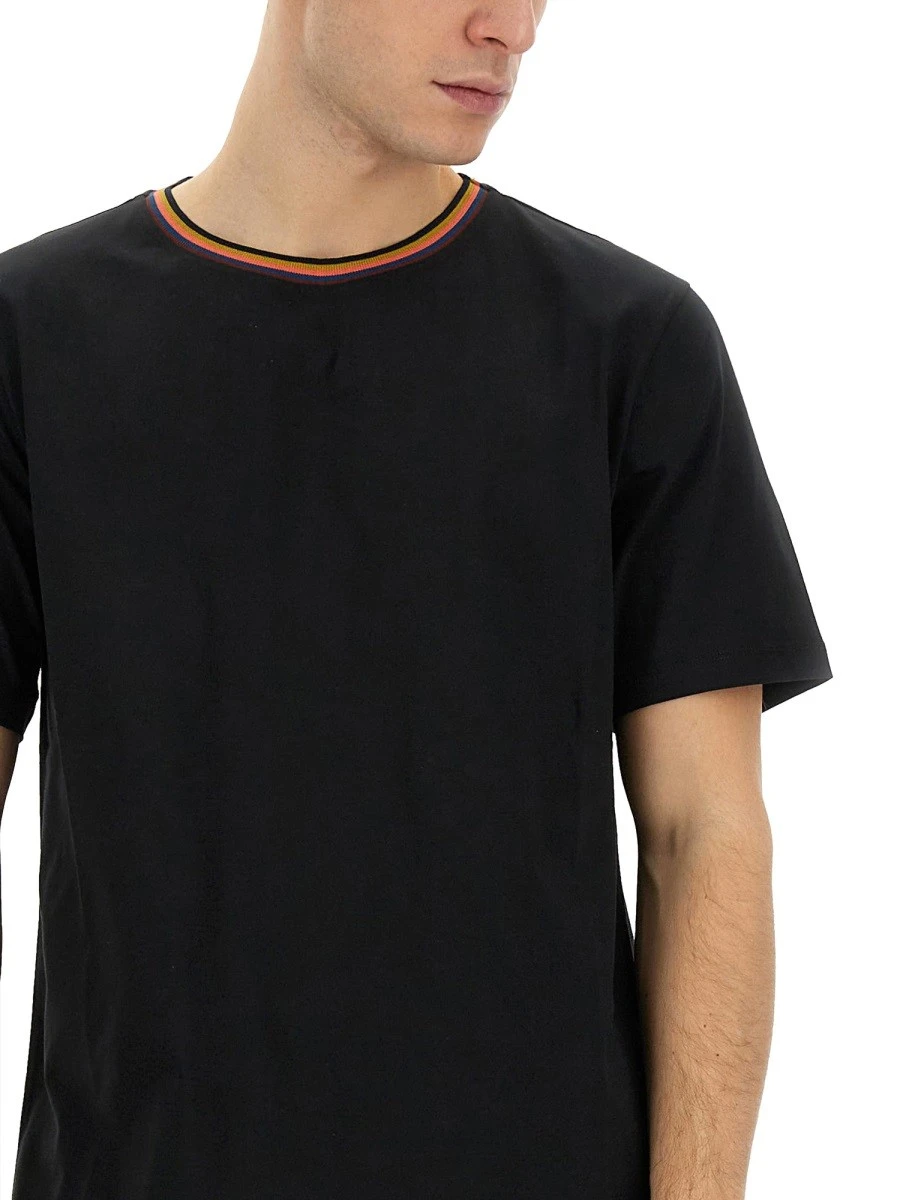T-SHIRT CON COLLO STRIPES LOGO.webp